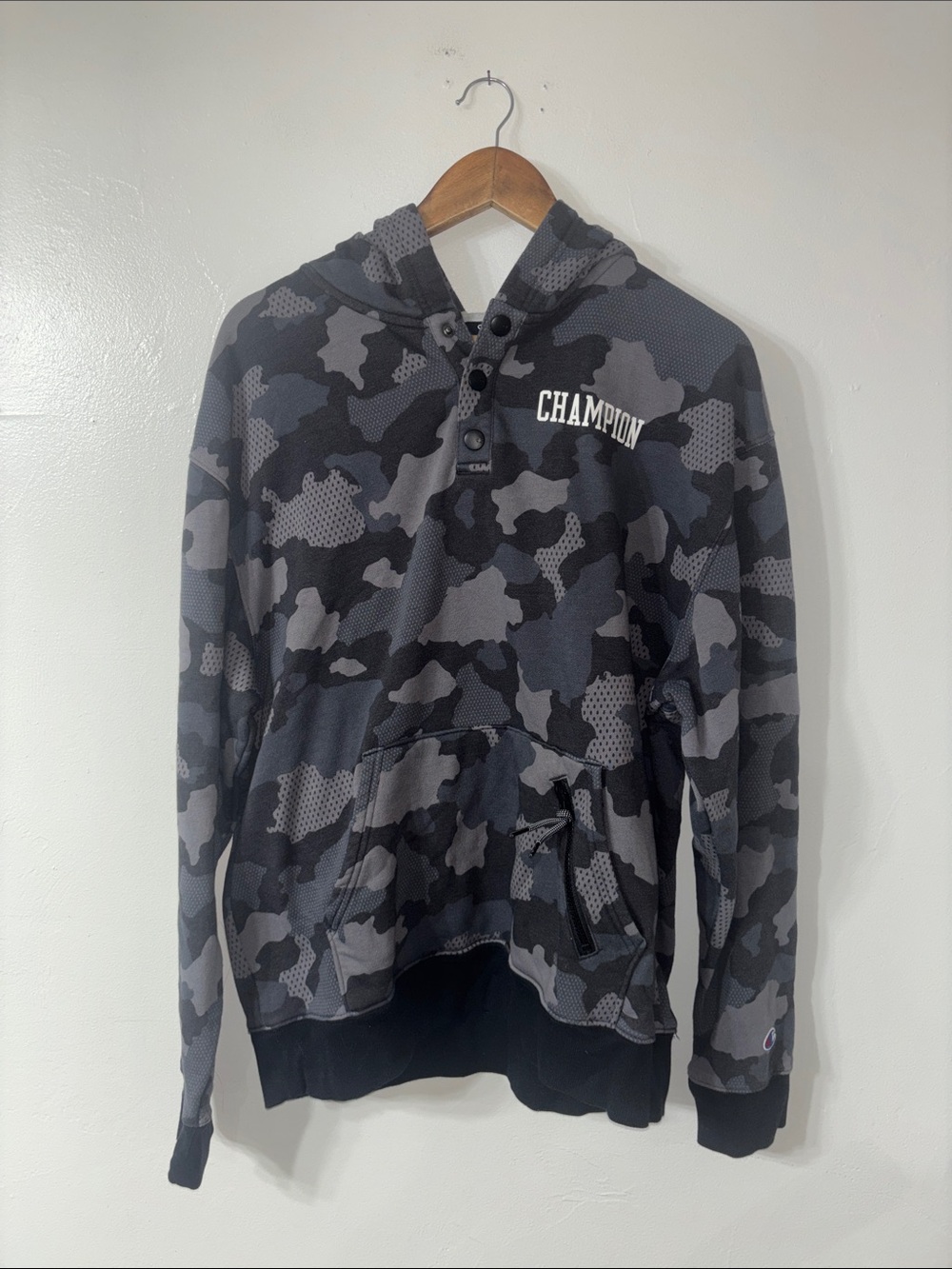 Champion Men’s Black & Gray Camo Hoodie Pullover Sweatshirt Street Size Large